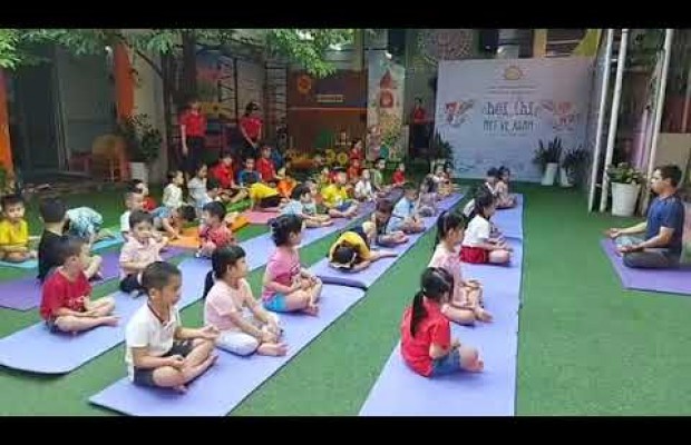 Buổi sáng đầy sức sống với Yoga