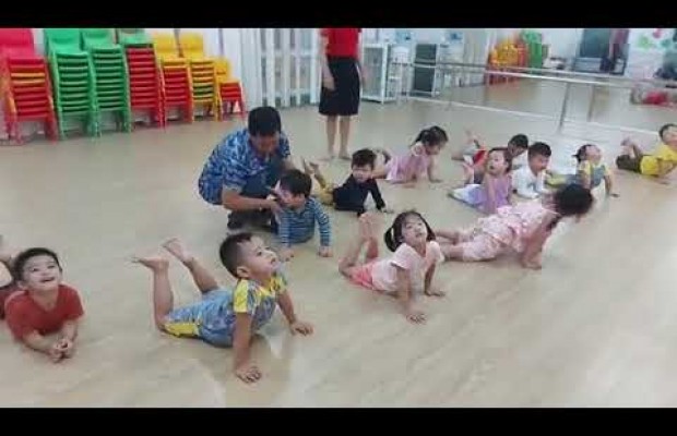 Giờ học dance kids - Khối Rio