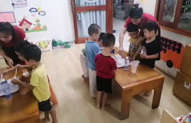 Thí nghiệm cơn mưa màu sắc - CS Lũy Bán Bích