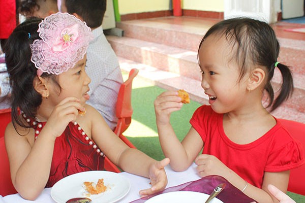 Tiệc buffet vui sinh nhật của các bé CS Vườn Lài