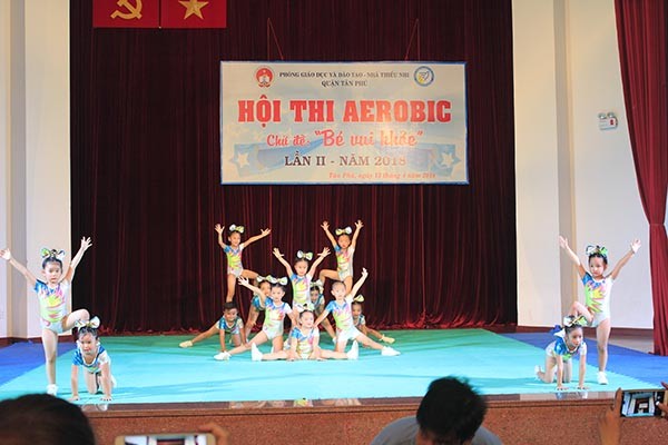 Các bé mẫu giáo tham gia aerobic Quận Tân Phú