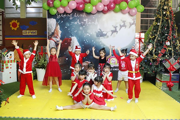Lễ hội Giáng sinh ấm áp của bé  - CS Vườn Lài